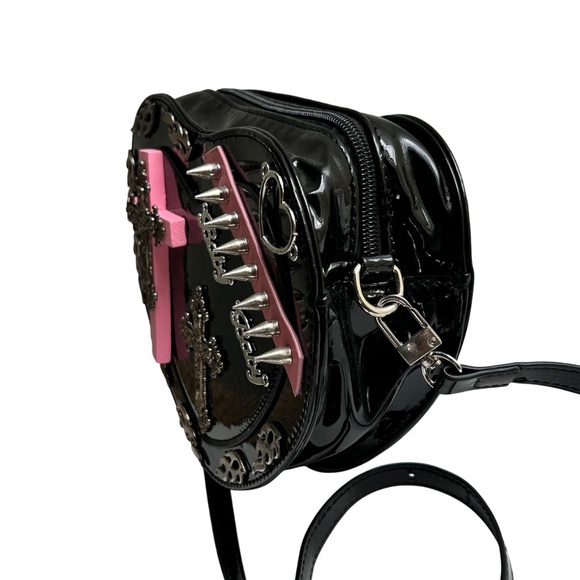 Sukuto Gothic Punk Crossbody Bag - Picture 4 of 10